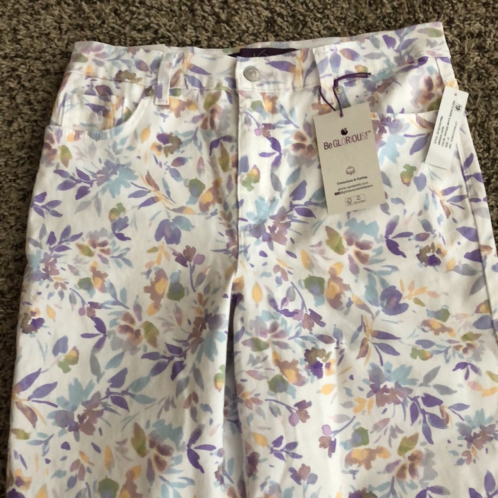Gloria Vanderbilt Capris Jean AmandaVintage White Floral NWT - Picture 2 of 11
